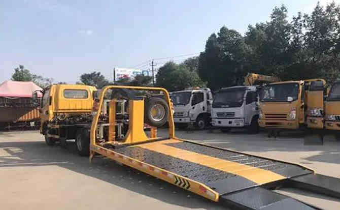 鲁甸汽车中途维修案例