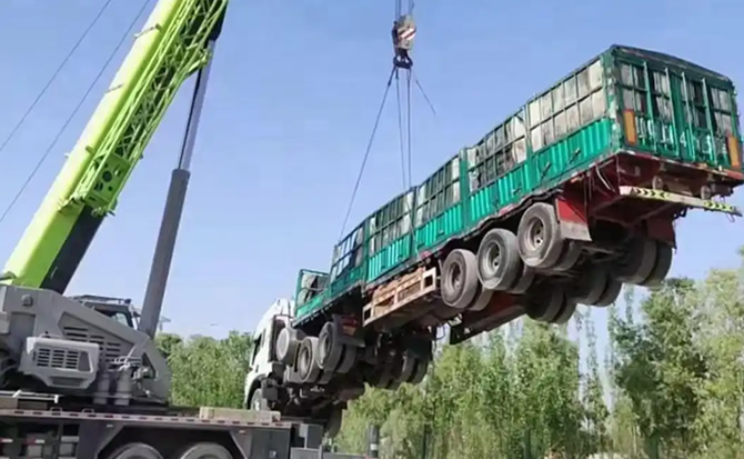 鲁甸道路脱困救援案例